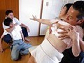 おめぇの母ちゃん犯らせろよ！ その男達は、後輩の美しき母親をよってたかって強姦した。　サンプル画像02